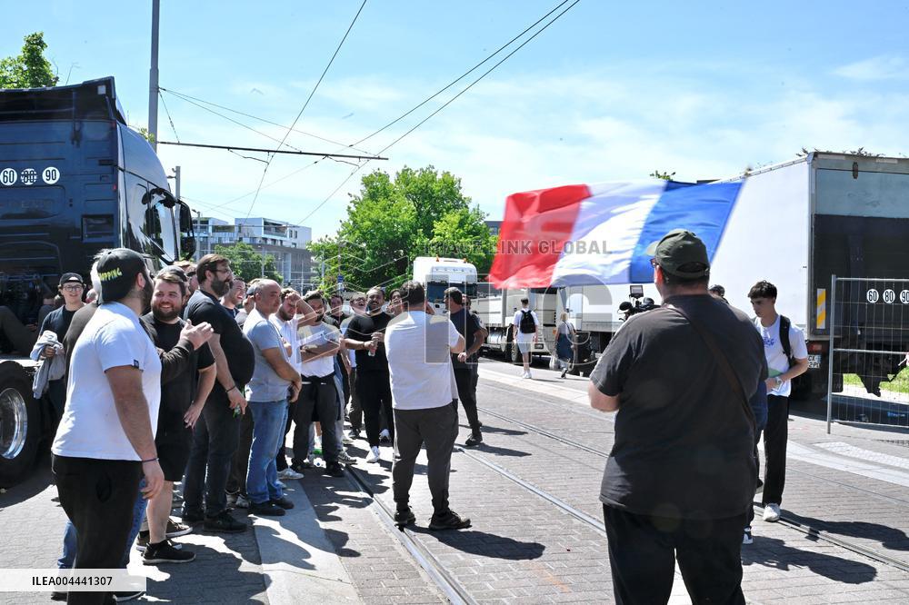 Demonstration of Angry Showmen - Strasbourg