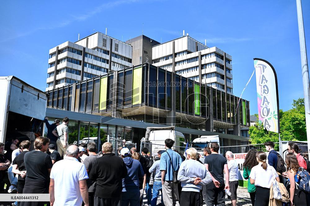 Demonstration of Angry Showmen - Strasbourg