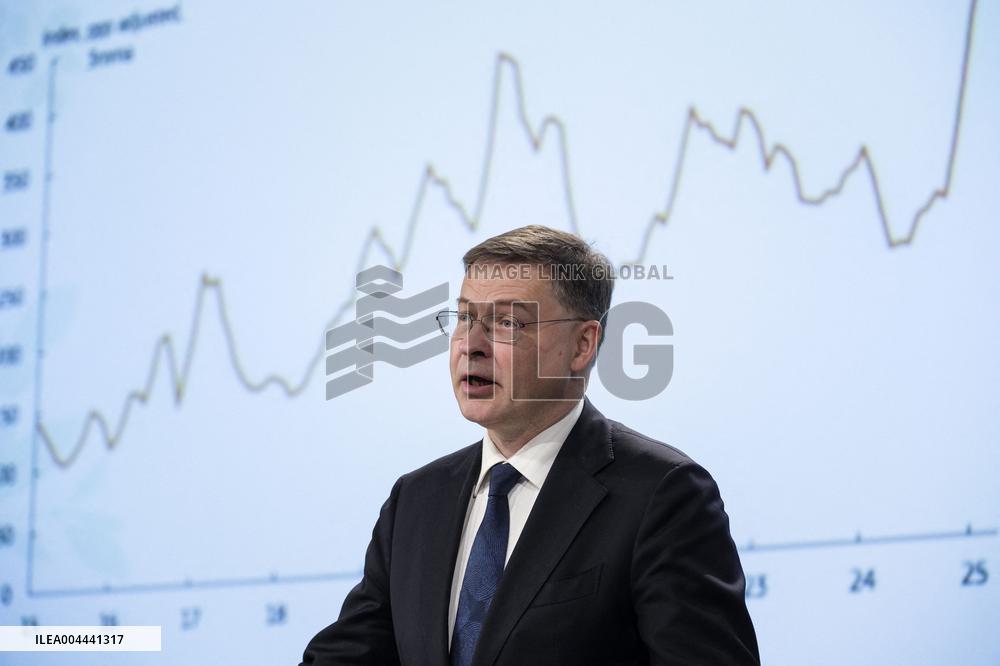 Belgique, Bruxelles :  le commissaire européen au Commerce Valdis Dombrovskis, EU Spring 2025 Economic Forecast (19/05/2025)