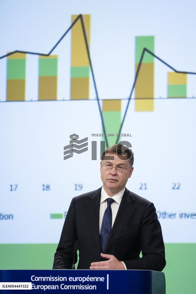 Belgique, Bruxelles :  le commissaire européen au Commerce Valdis Dombrovskis, EU Spring 2025 Economic Forecast (19/05/2025)