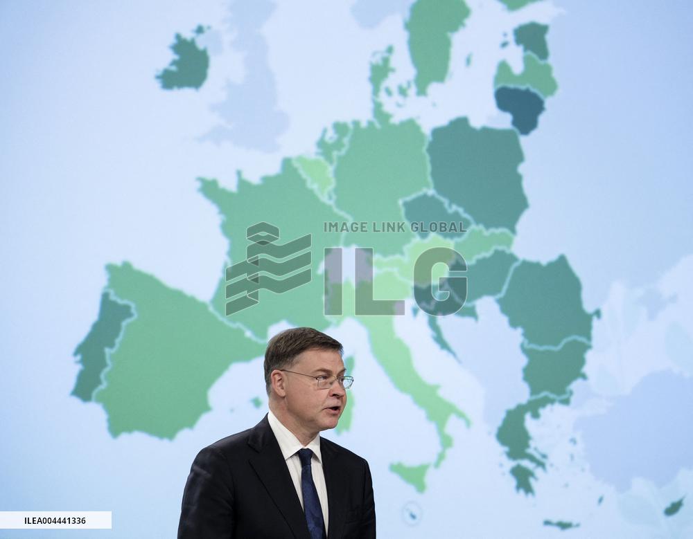 Belgique, Bruxelles :  le commissaire européen au Commerce Valdis Dombrovskis, EU Spring 2025 Economic Forecast (19/05/2025)