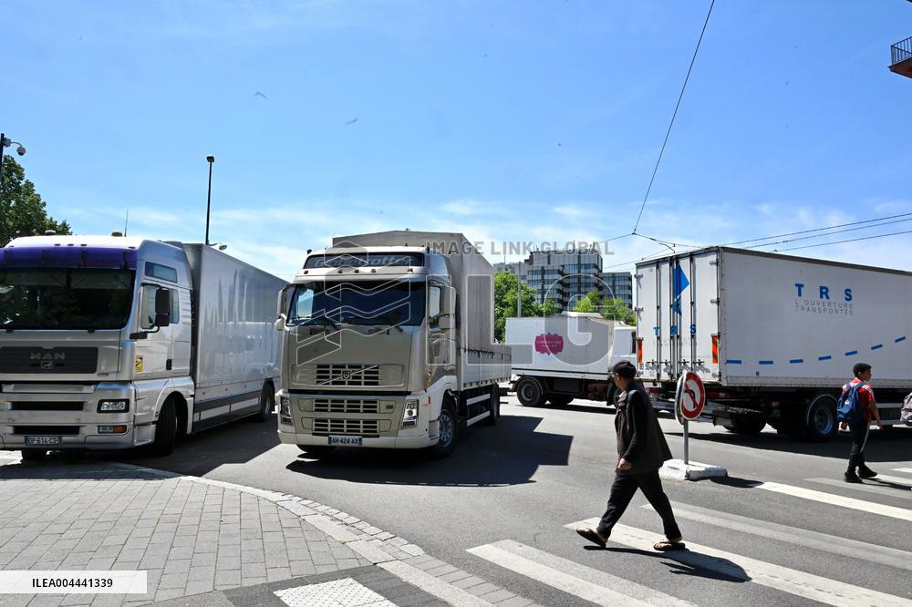 Demonstration of Angry Showmen - Strasbourg