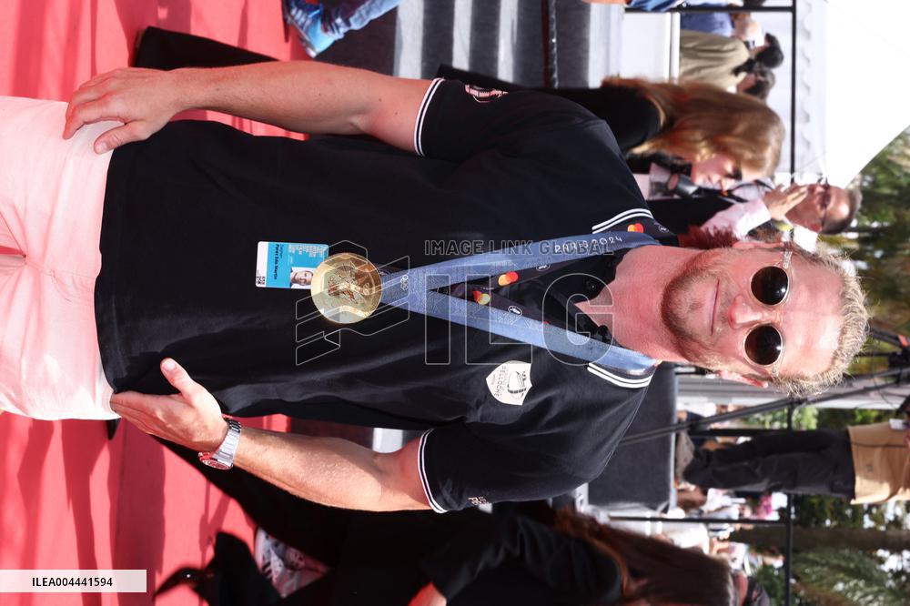 Cannes - O Agente Secreto Screening JD