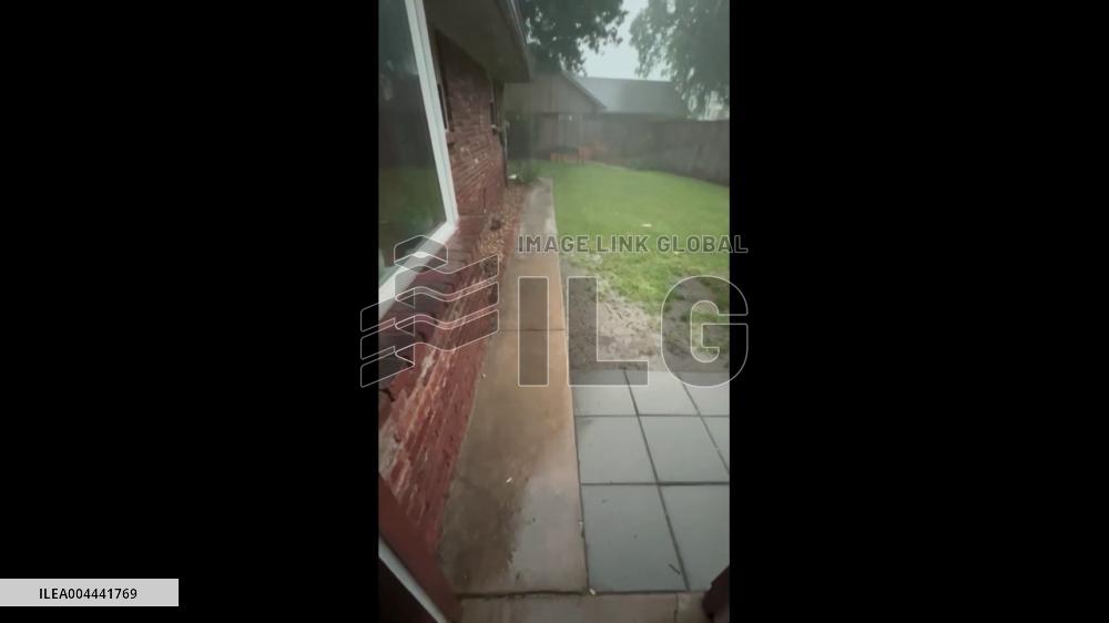 US: Intense Hail Pounds Oklahoma Amid Severe Weather Outbreak 2