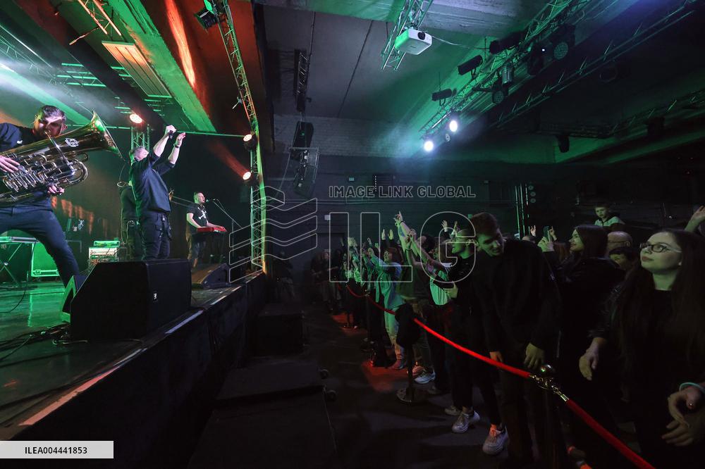 Zhadan i Sobaky performs in Kharkiv