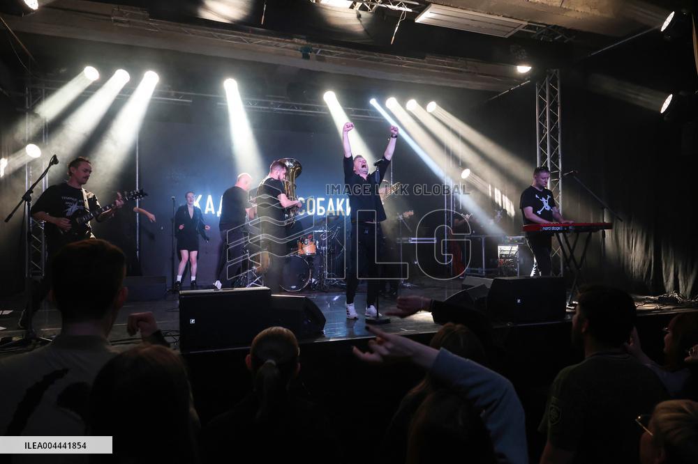 Zhadan i Sobaky performs in Kharkiv