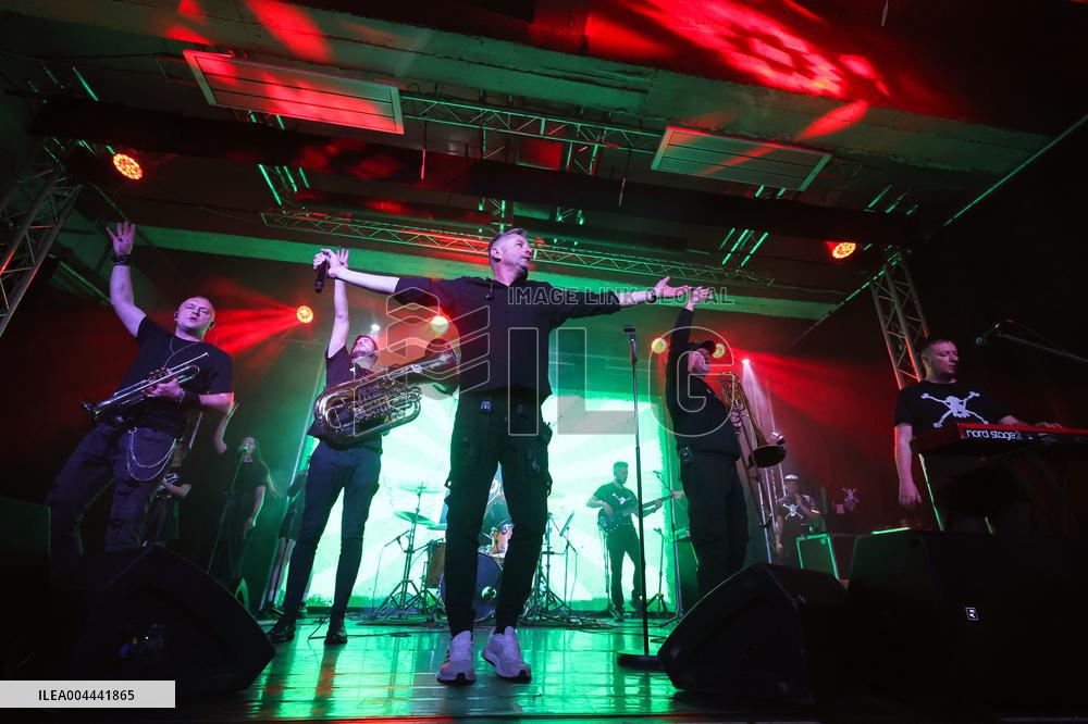 Zhadan i Sobaky performs in Kharkiv