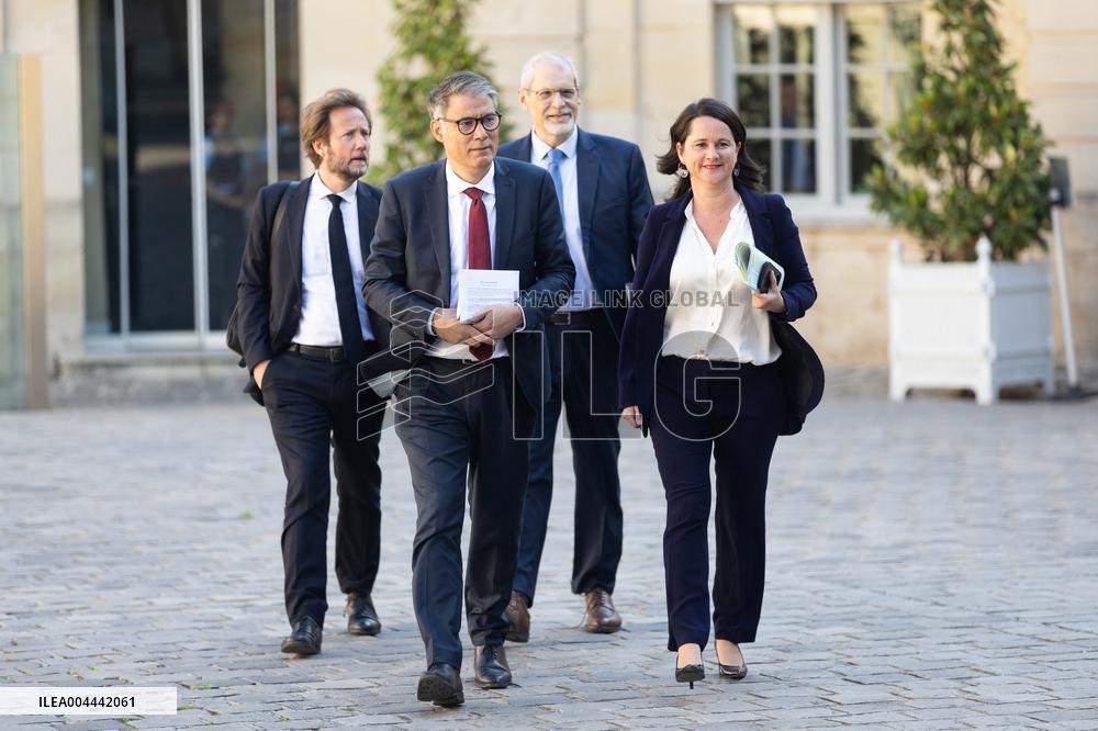 Members of Socialist Party At Matignon - Paris