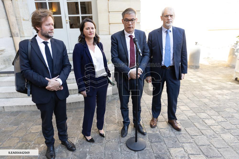Members of Socialist Party At Matignon - Paris