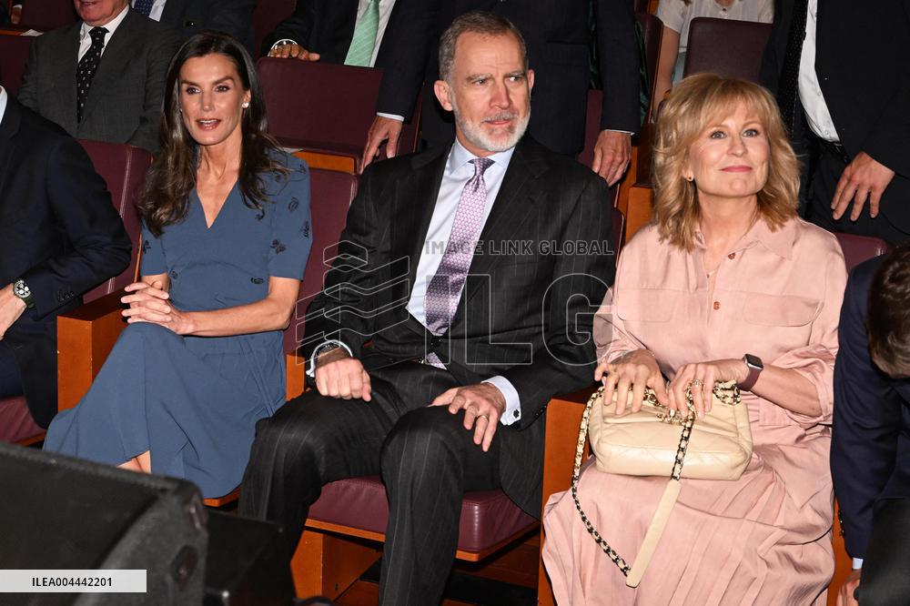 Spanish Royal Couple At Madrid Press Association Awards Ceremony - Spain