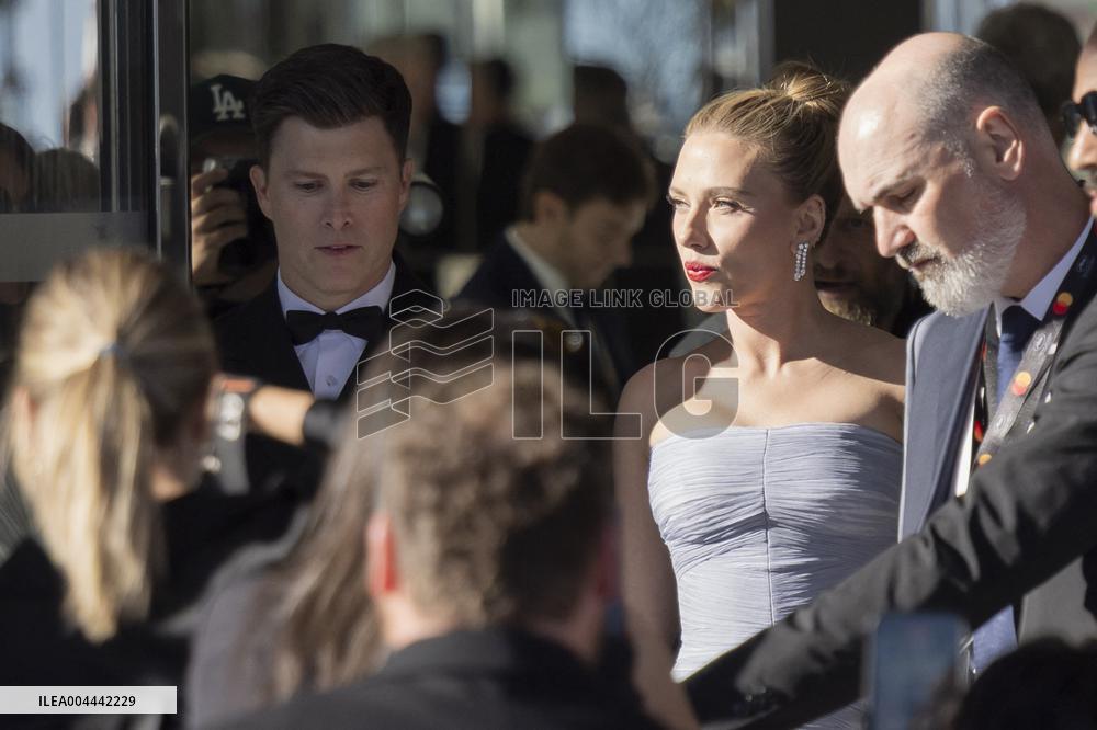 Cannes Scarlett Johansson, Colin Jost leave Hotel Marriott MP