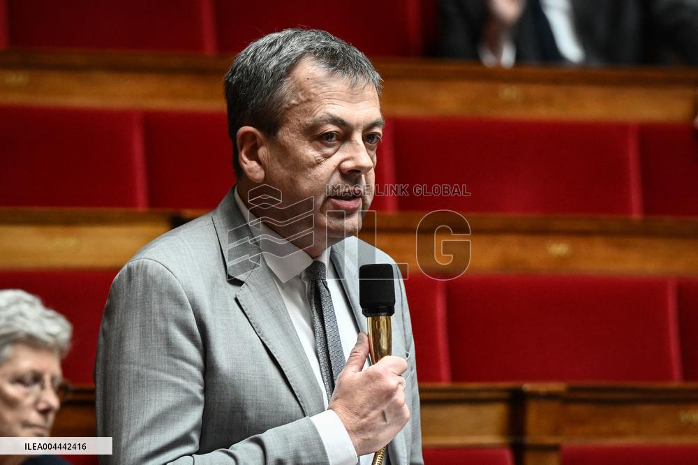 Questions to the government at the National Assembly in Paris FA