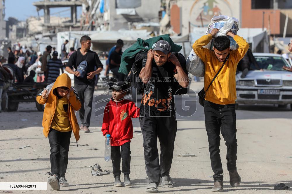 Palestinian Flee Following Israeli Displacement Orders - Palestine