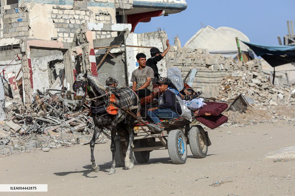 Palestinian Flee Following Israeli Displacement Orders - Palestine