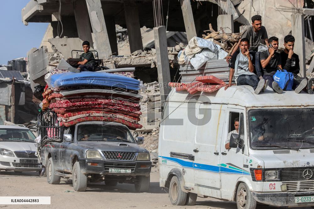 Palestinian Flee Following Israeli Displacement Orders - Palestine