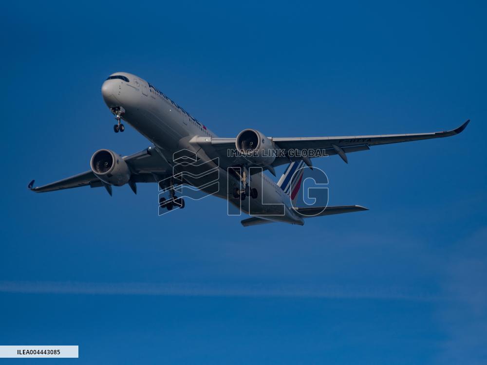 Roissy Charles De Gaulle Plane Illustrations - France