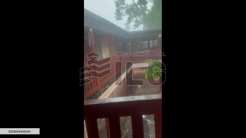 US: Intense Hail Pounds Oklahoma Amid Severe Weather Outbreak 3