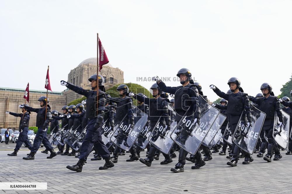Tokyo riot police