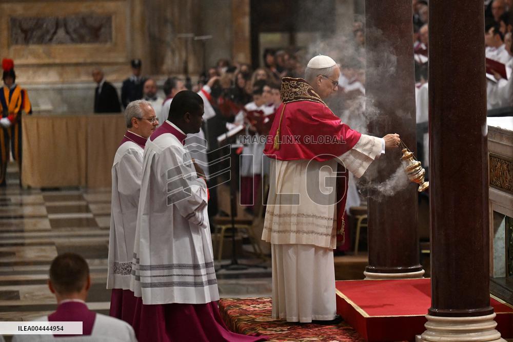 Pope Leo XIV Visits St. Paul Basilica - Rom