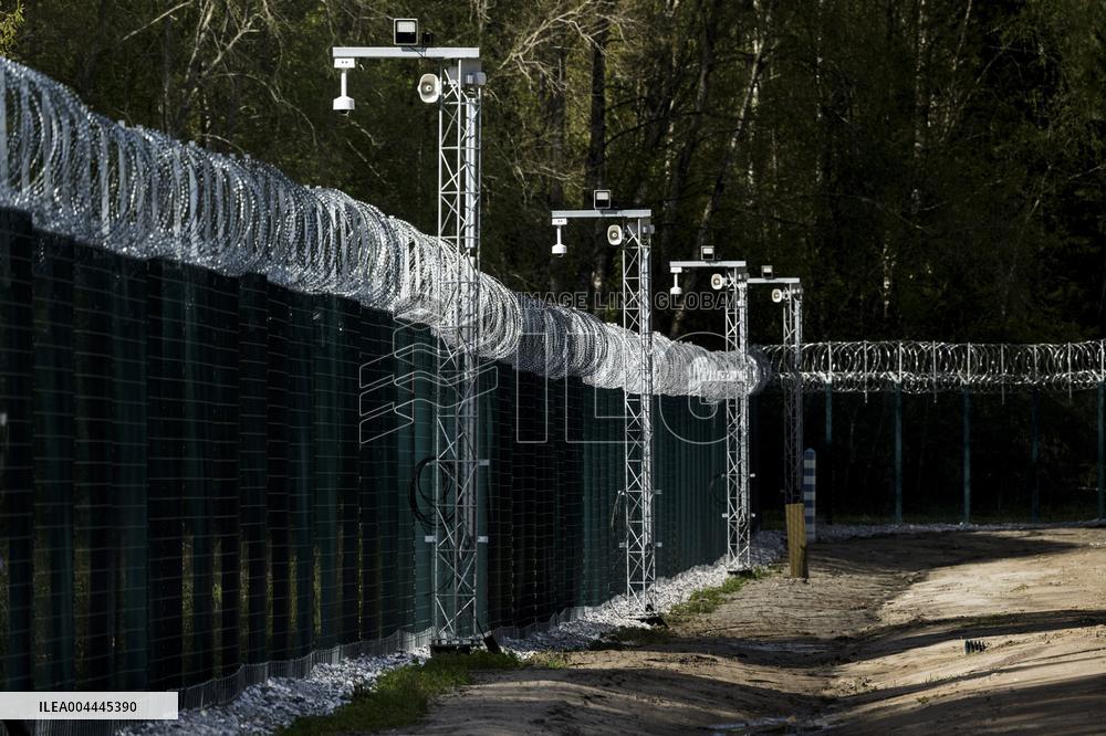 FINLAND - RUSSIA - BORDER - FENCE
