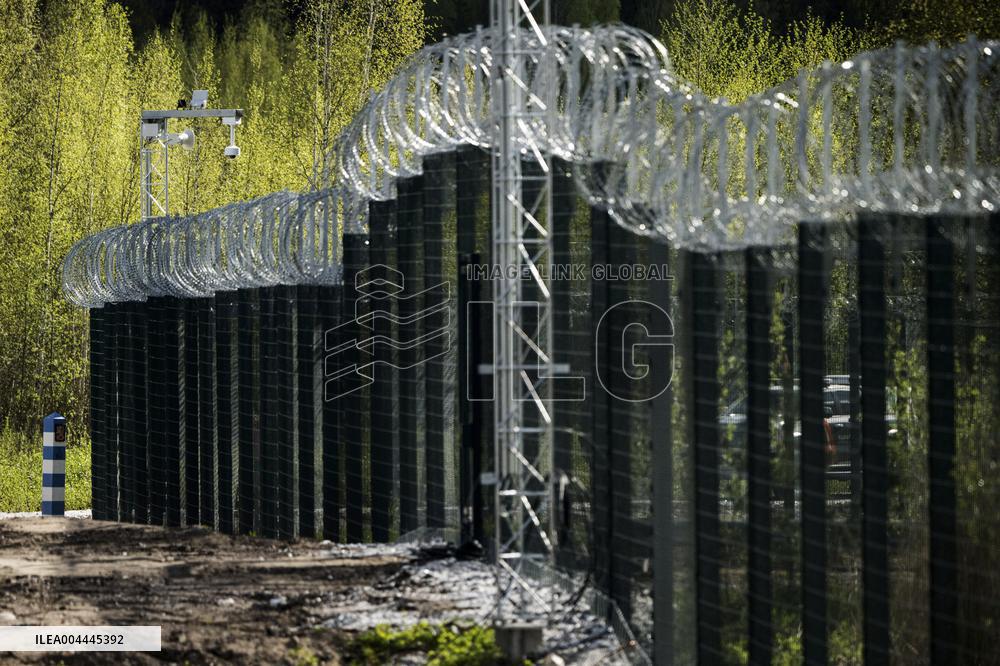 FINLAND - RUSSIA - BORDER - FENCE