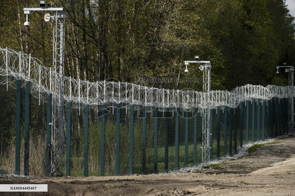 FINLAND - RUSSIA - BORDER - FENCE
