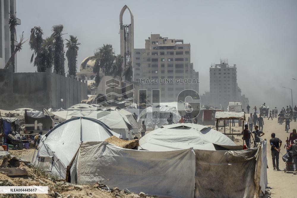 Gaza Seaport Becomes Displacement Shelter - Palestine