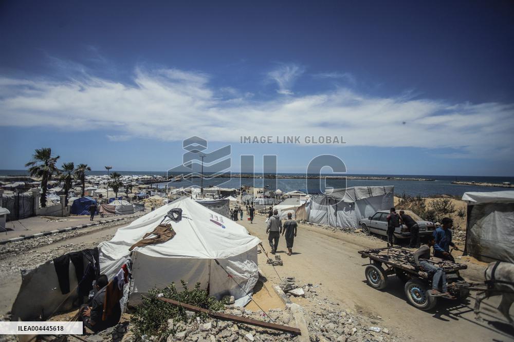 Gaza Seaport Becomes Displacement Shelter - Palestine