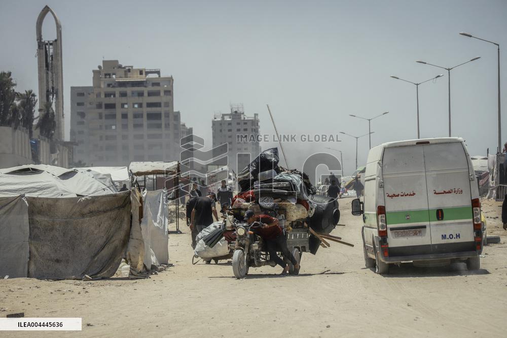 Gaza Seaport Becomes Displacement Shelter - Palestine