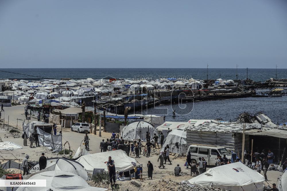 Gaza Seaport Becomes Displacement Shelter - Palestine