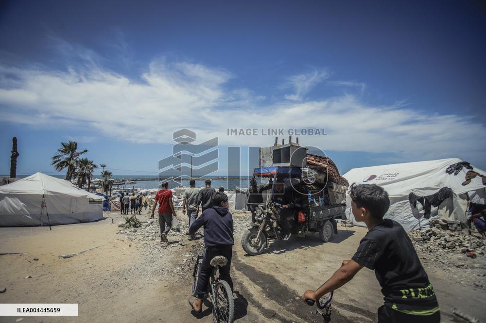 Gaza Seaport Becomes Displacement Shelter - Palestine