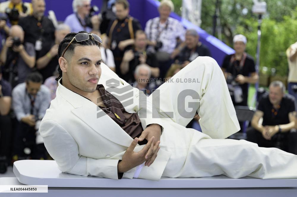 Cannes Aisha can't fly away Photocall NG