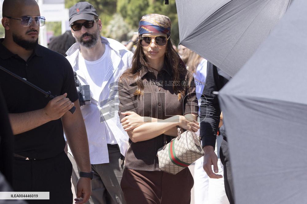 Cannes Emily Ratajkowski along the Croisette MP