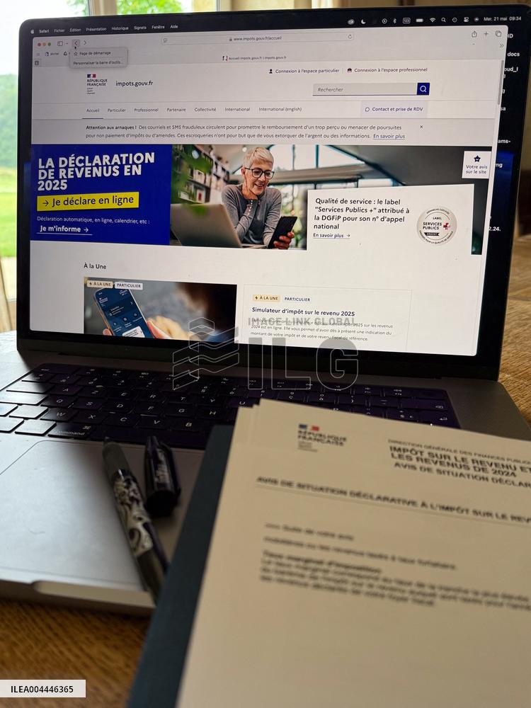 Illustration of Online Tax Declaration - France