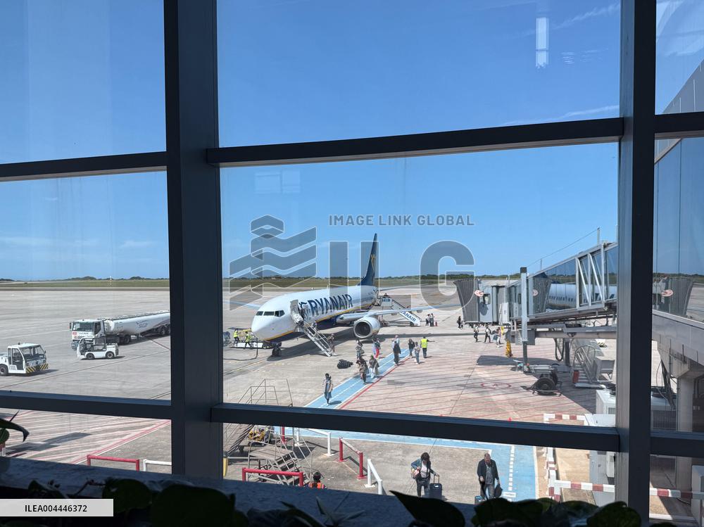 Illustration - Ryanair Airline - Spain