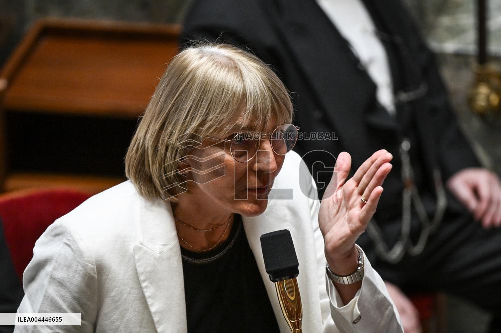 Questions to the government at the National Assembly in Paris FA