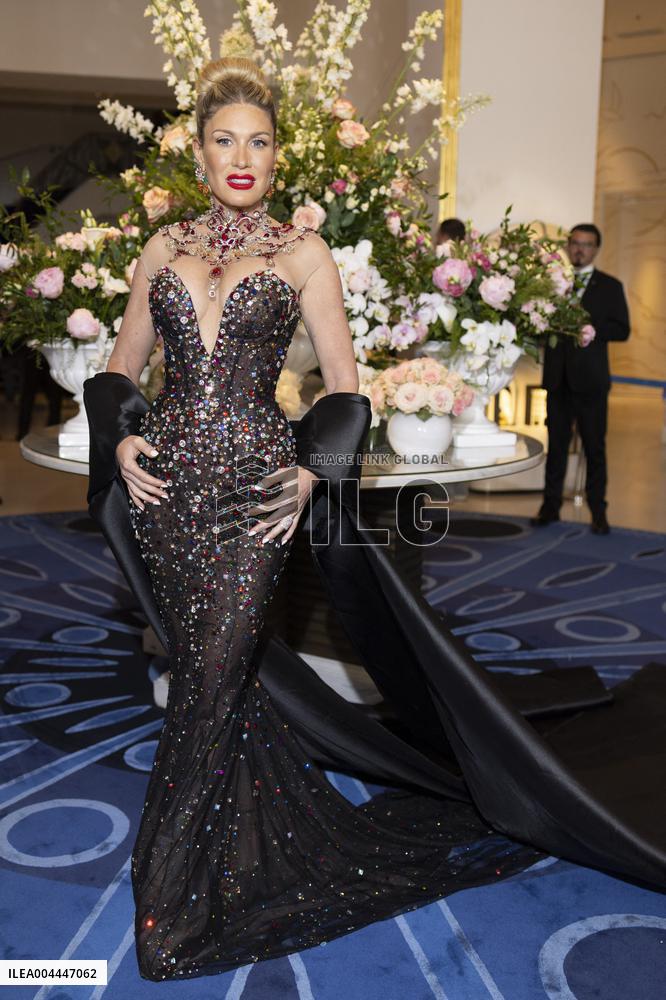 Cannes Hofit Golan leaves Hotel Martinez MP