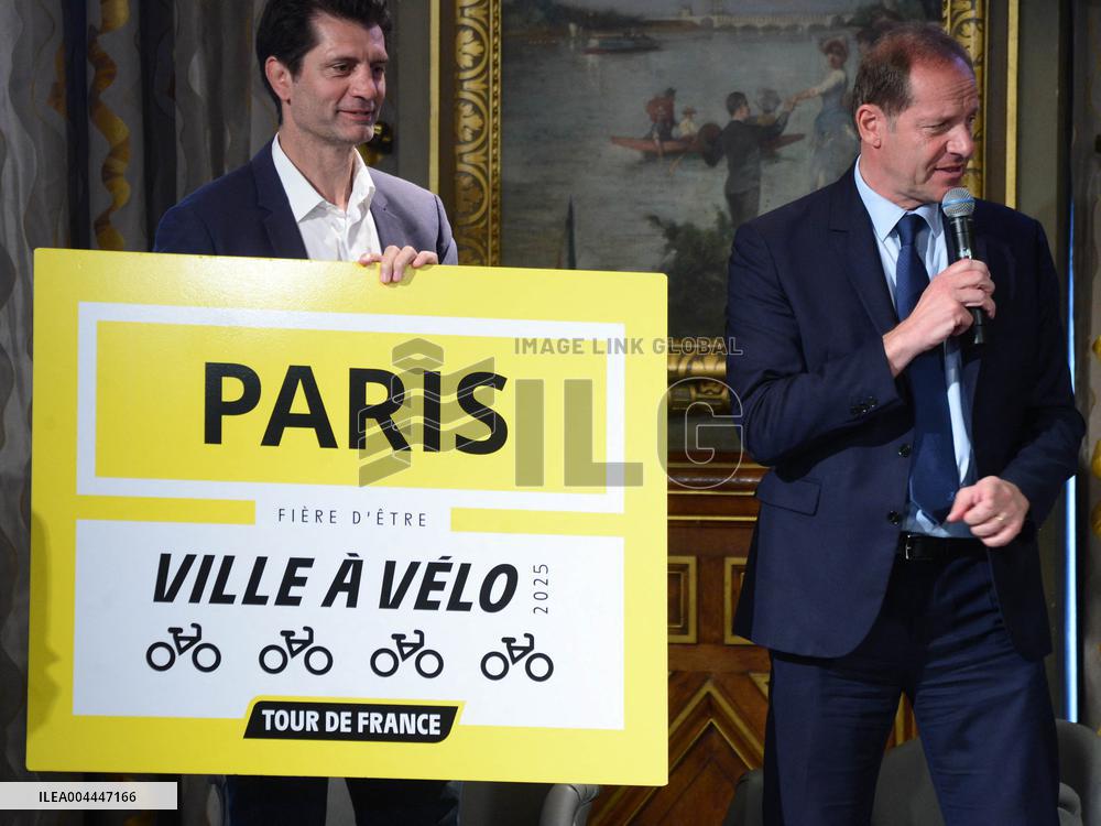 Tour de France Press Conference At The Paris City Hall - Paris