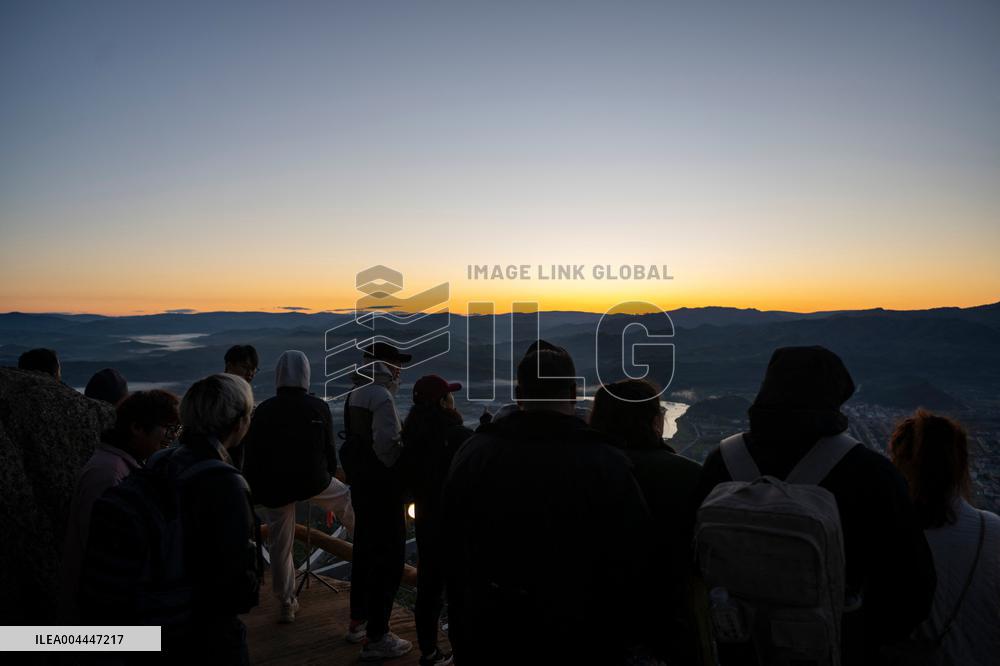Jinzu Peak-Sunrise Scenery - China
