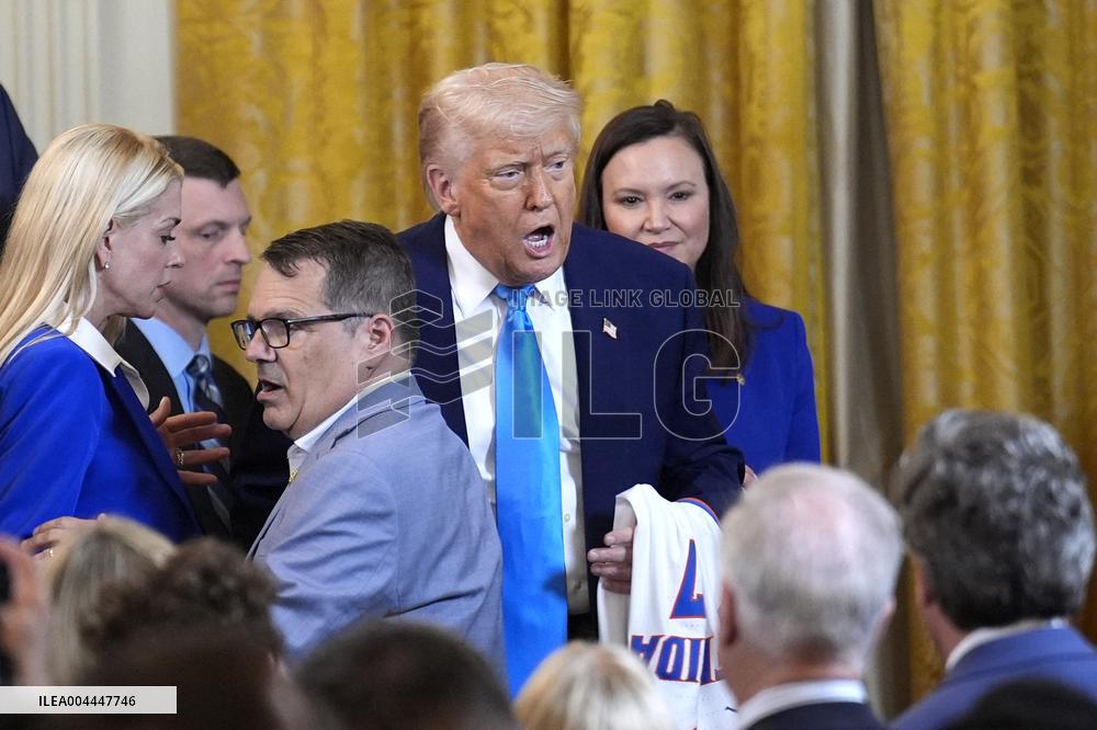 Donald Trump welcomes the University of Florida Gators - Washington
