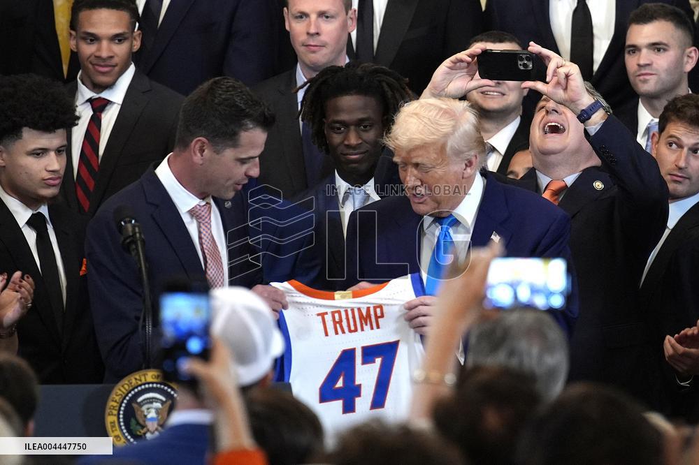 Donald Trump welcomes the University of Florida Gators - Washington