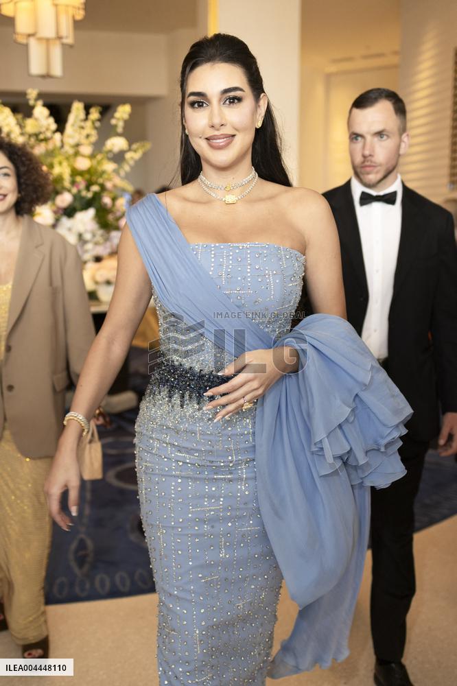 Cannes Yasmine Sabri leaves Hotel Martinez MP