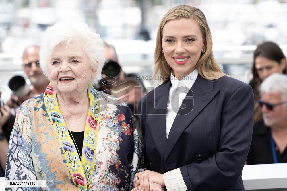 Cannes - Eleanor The Great photocall DN