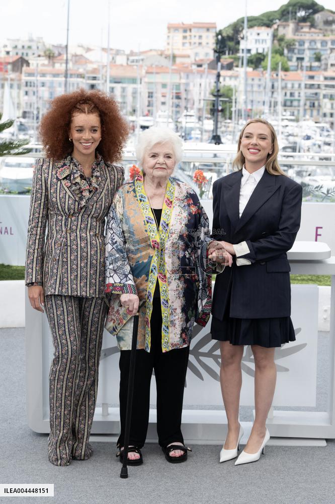 Cannes - Eleanor The Great photocall DN