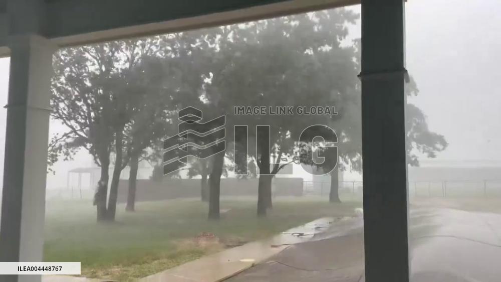 US: Storms With Strong Winds and Heavy Rain Sweep Through North Texas
