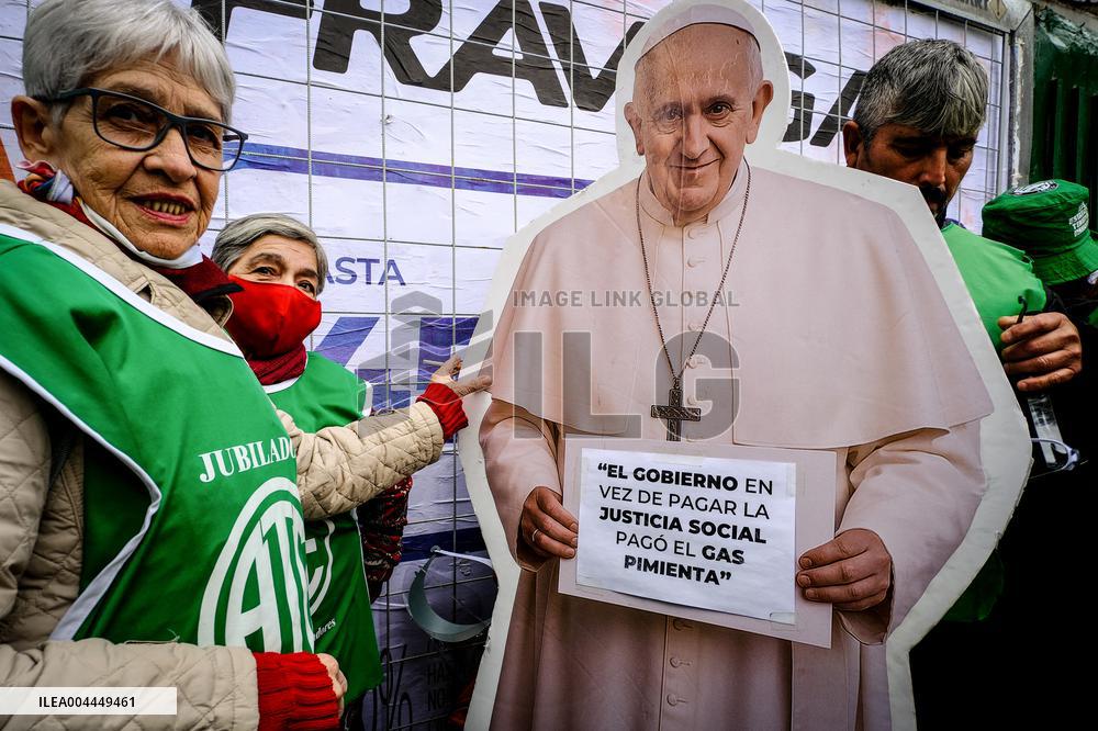 Pensioners Protest Against Milei s Austerity Measures - Buenos Aires