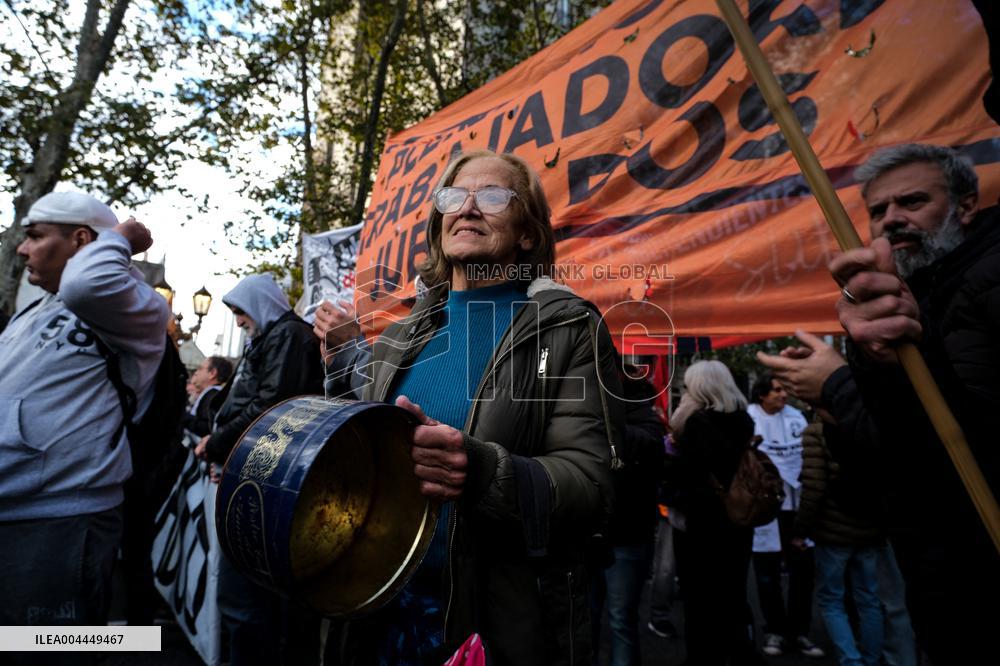 Pensioners Protest Against Milei s Austerity Measures - Buenos Aires