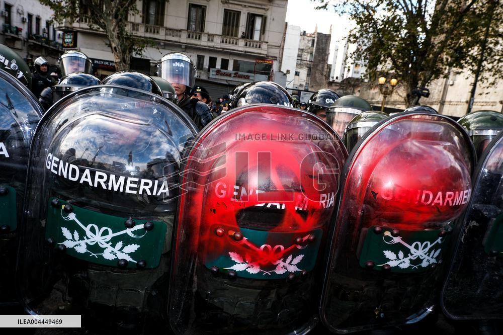 Pensioners Protest Against Milei s Austerity Measures - Buenos Aires
