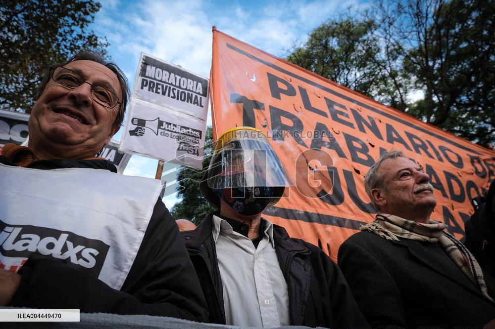 Pensioners Protest Against Milei s Austerity Measures - Buenos Aires