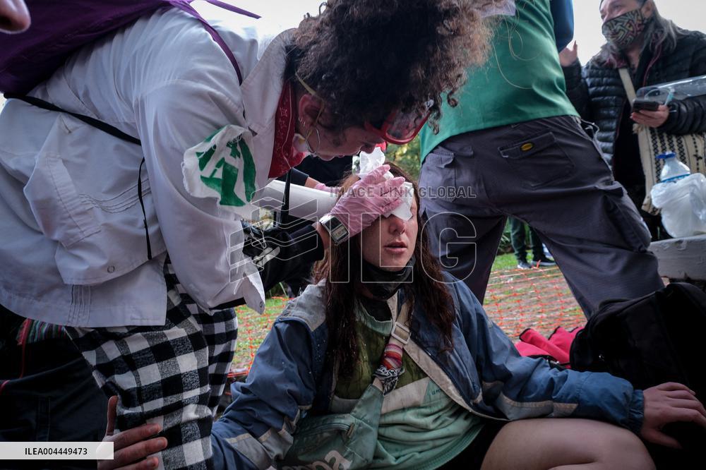 Pensioners Protest Against Milei s Austerity Measures - Buenos Aires